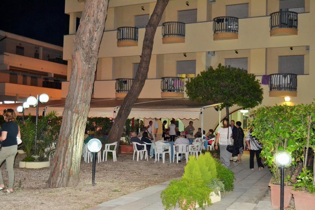 Hotel Quattropalme Tortoreto Zewnętrze zdjęcie